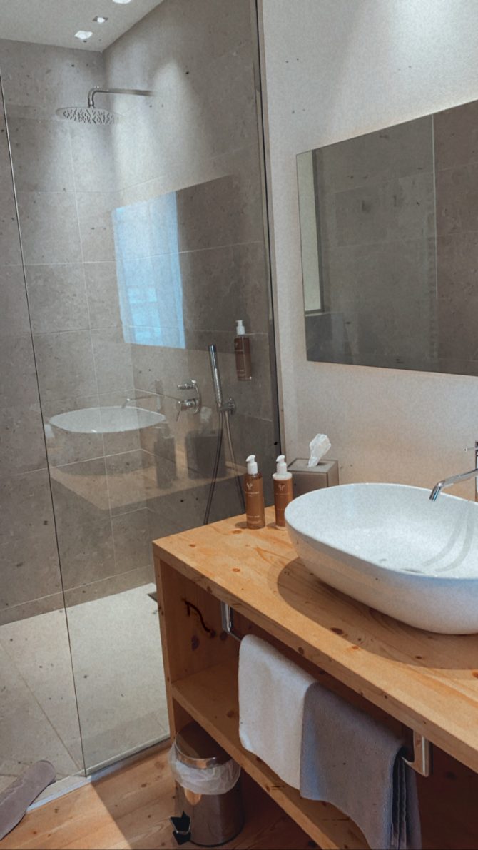 charismalook-zum-hirschen-bad-zimmer-auszeit-herbst-südtirol