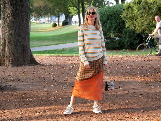 charismalook-gewürzfarben-mode-styling-haare-blond-rock-pullover