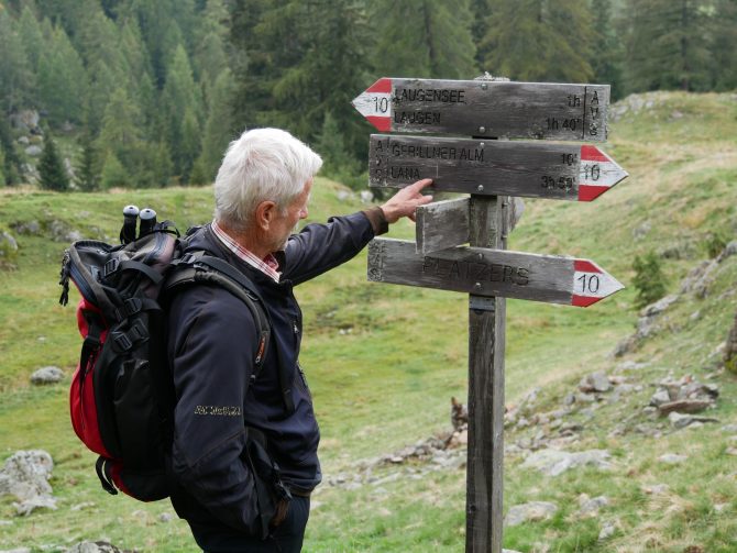 charismalook-zum-hirschen-wandern-südtirol-naturhotel-berge-auszeit