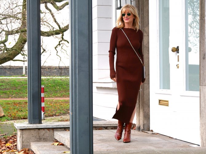 charismalook-strickkleid-fashion-mode-looks-outfit-shopping-braun