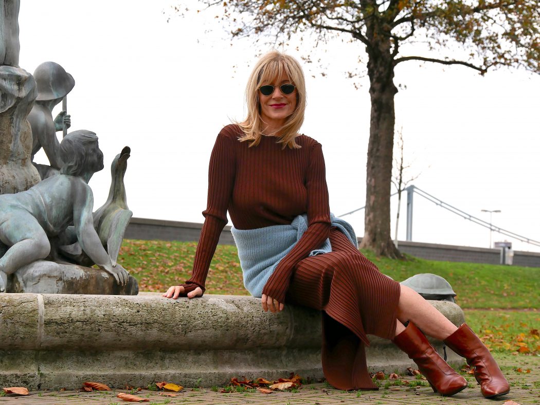 strickkleid-fashion-mode-shopping-braun-inspiration-outfit