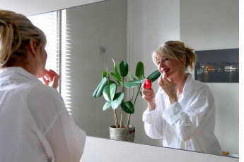 charismalook-beauty-routine-anti-aging-make-up-hautpflege-wellness-badezimmer-beitrag