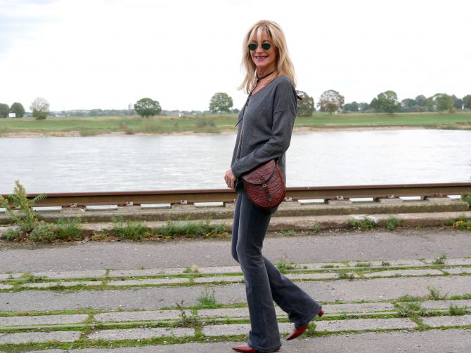 charismalook-lieblingsjeans-grau-stretch-denim-look-mode-online-shopping