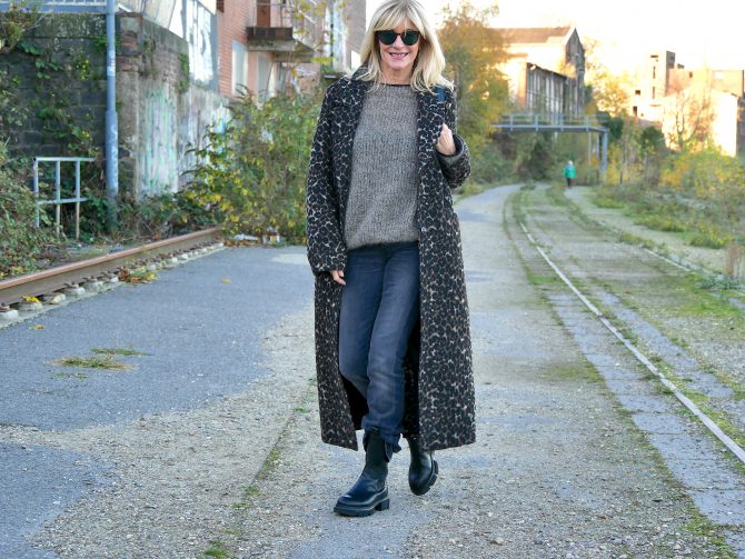 charismalook-lieblingsjeans-grau-stretch-denim-online-shopping