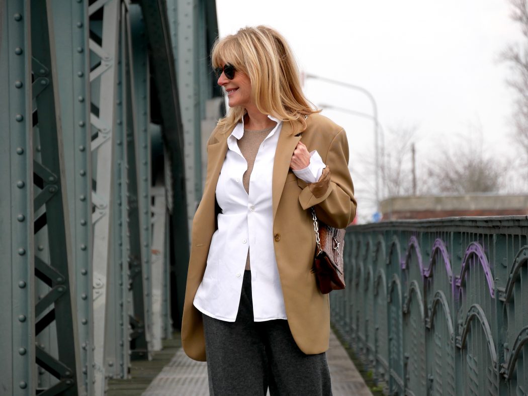 charismalook-strickhose-online-mode-shopping-outfit-zuhause