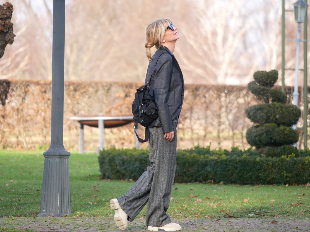 charismalook-style-and-suit-mode-online-grau-look