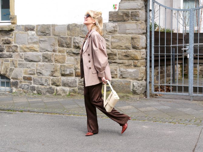 charismalook-braun-mode-shopping-online-hose-blazer