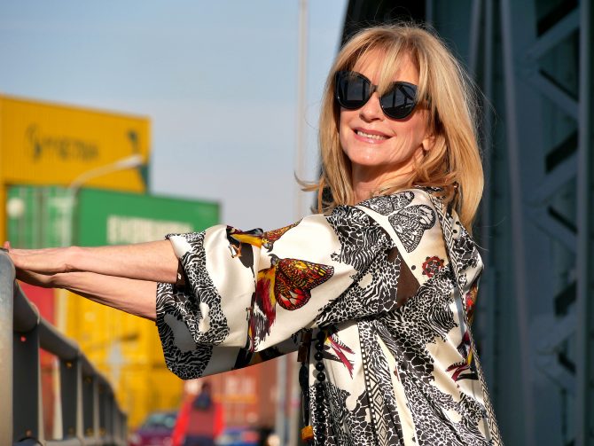 charismalook-seide-mode-sommer-outfit-shopping-printbluse