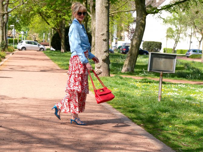 charismalook-prinzessinnen-rock-mode-outfit-styling-rot-volantrock