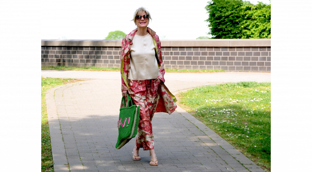 charismalook-pyjama-look-mode-beauty-print-outfit