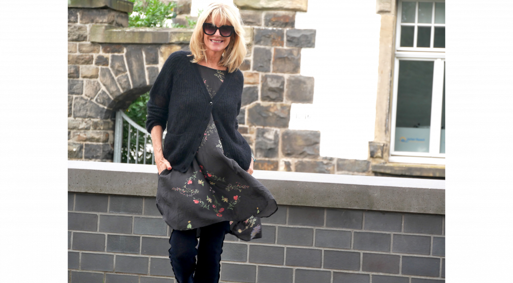 charismalook-schwarz-mode-styling-keypiece-online-shopping