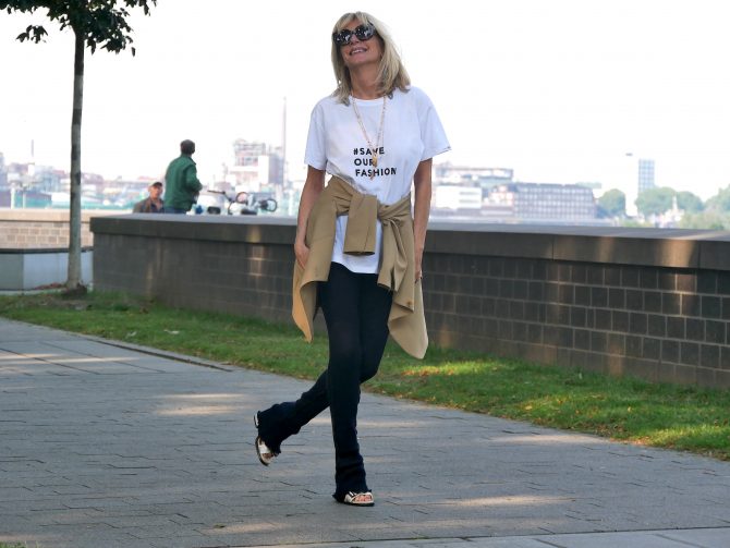 charismalook-schwarz-leggings-mode-weiß-blazer-shirt-online-shopping