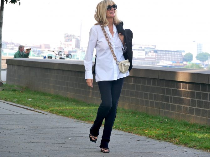 charismalook-schwarz-weiß-bluse-leggings-online-shopping