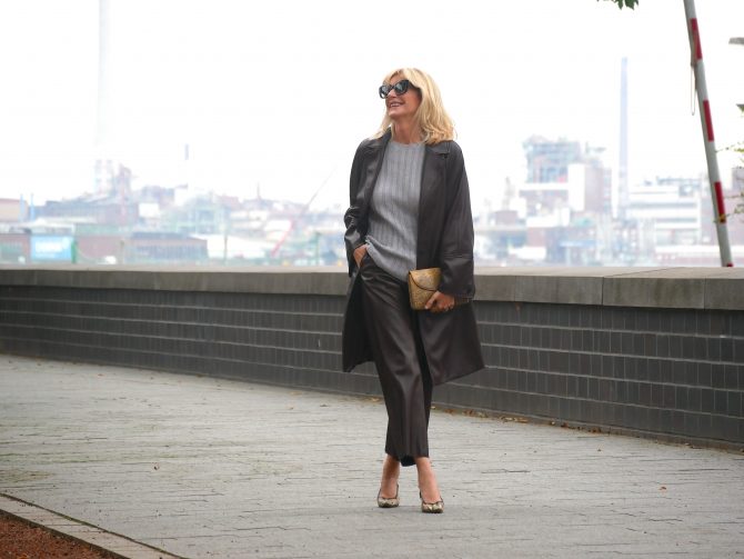 charismalook-culotte-online.shopping-grau-pullover-herbst-look