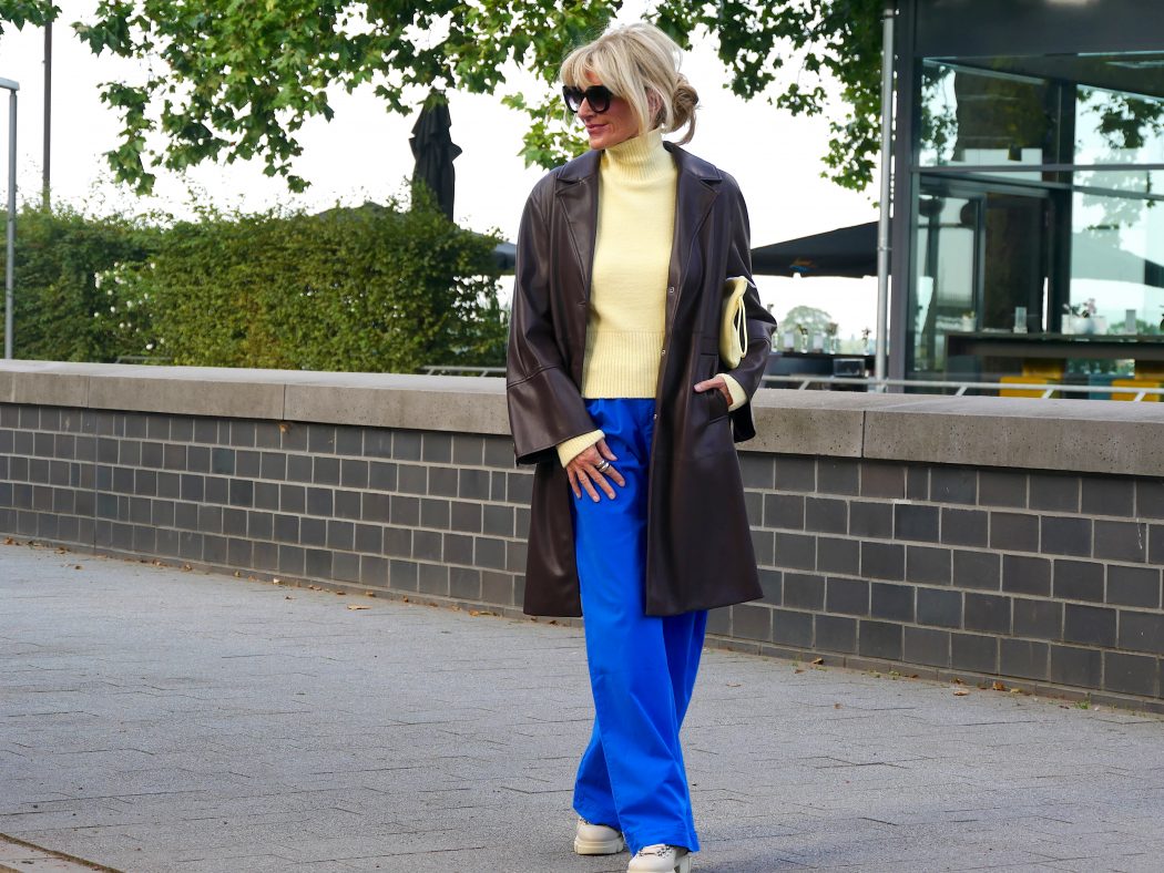 charismalook-powerfarben-mode-outfit-style-look-hose-pulli-mantel