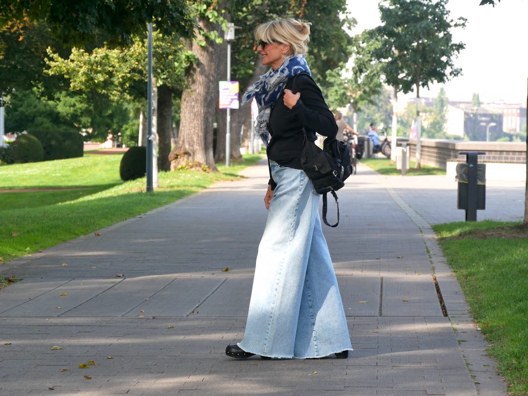 charismalook-big-flared-jeans-denim-blau-mode-online-shopping