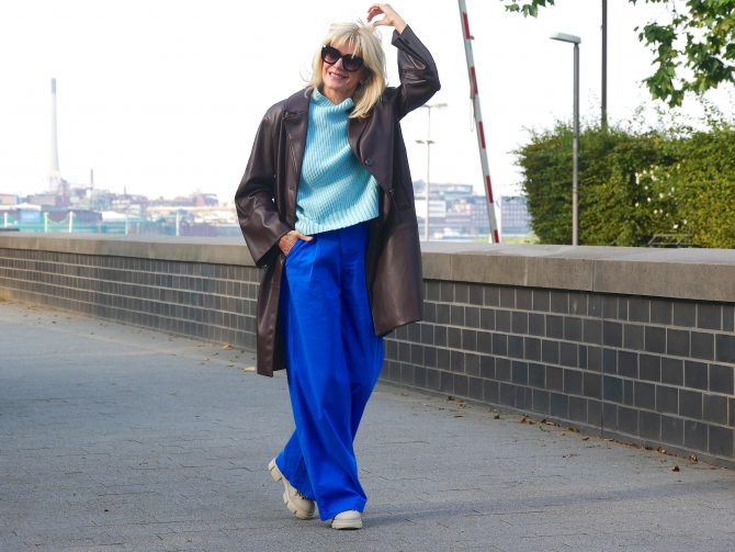 charismalook-jacke-mantel-fakeleder-brombeer-knallfarbe