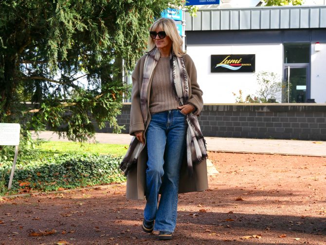charismalook-camel-coat-mode-shopping-look-style-jeans