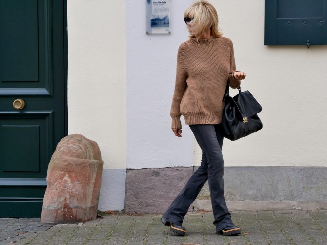 charismalook-high-class-strick-camel-jeans-schwarz-mode-look-online-shopping