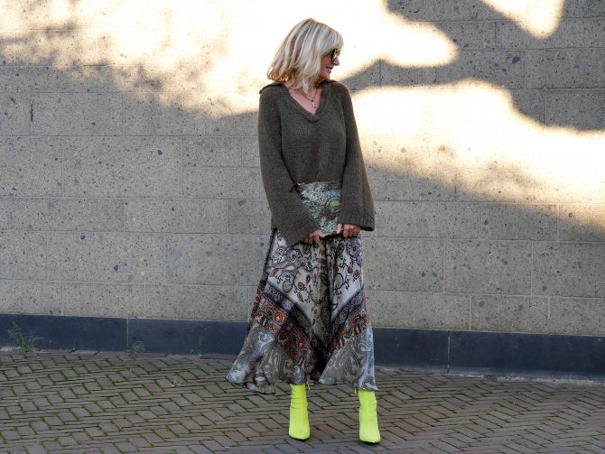 charismalook-high-class-strick-mode-shopping-online-oliv-seidenrock-midi-mode