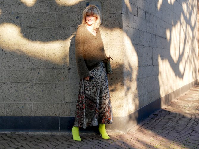 charismalook-high-class-strick-mode-online-shopping-oliv-midirock-seide