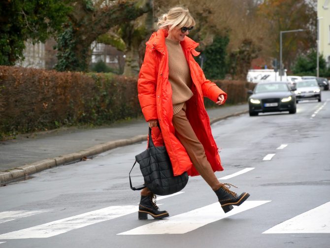 charismalook-daunen-mode-trend-oversize-puffer-rot-nachhaltig