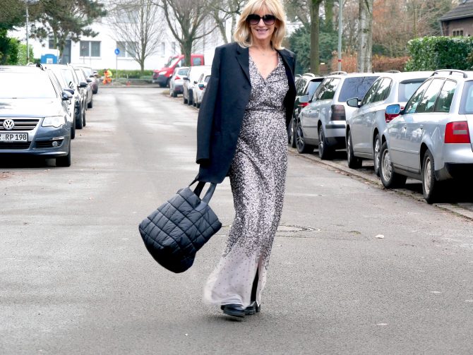 charismalook-glam-look-mode-beauty-style-pailletten-kleid-oversize-blazer