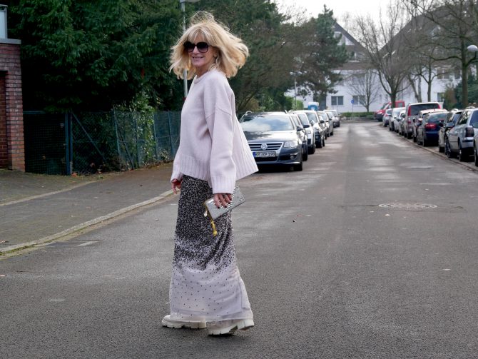 charismalook-glam-look-mode-pailletten-kleid-cashmere-pullover-party-outfit