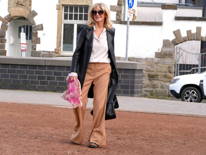 charismalook-beige-mode-shopping-online-wolle-leder-oversized