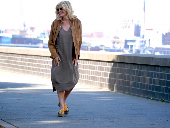 charismalook-strick-mode-beauty-fav-color-camel-kleid-leder