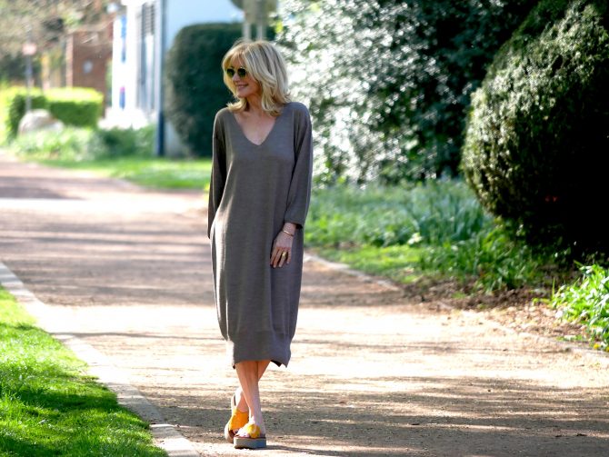 charismalook-strick-mode-beauty-kleid-camel-style