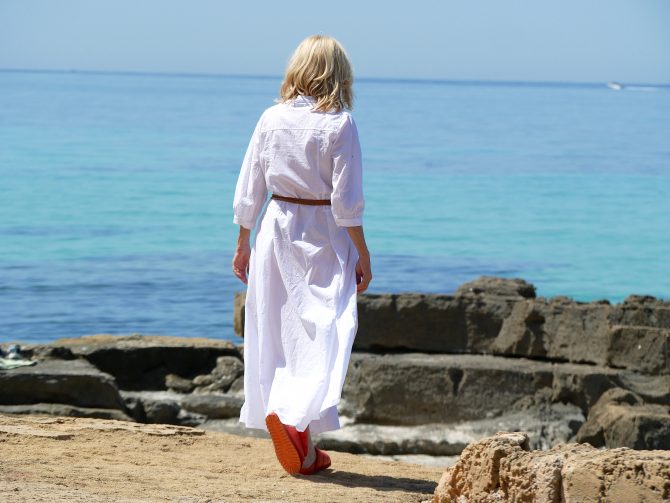 charismalook-maxi-mode-shopping-online-weiß-meer-sand-sommer