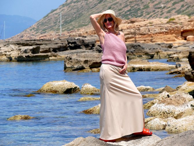 charismalook-maxi-sytle-looks-onine-shopping-rock-top