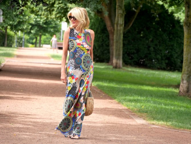 charismalook-sommerkleider-trend-seide-nachhaltig-shopping-online-nachhaltig-maßanfertigung