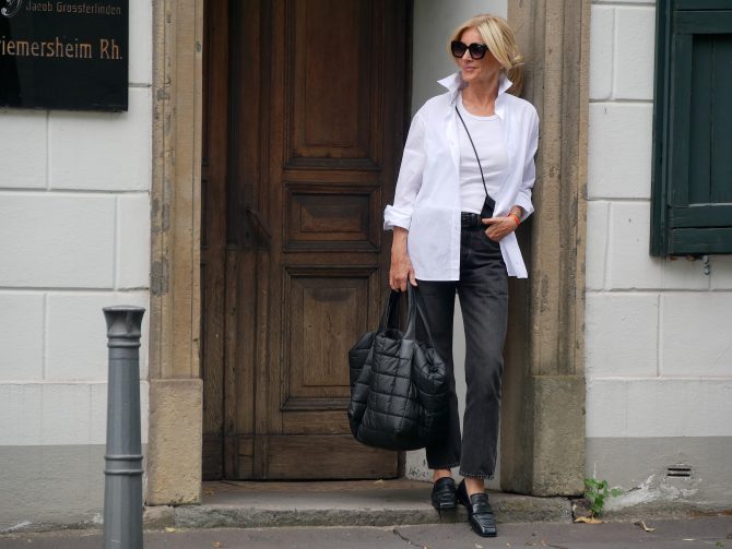 charismalook-schwarz-weiss-mode-beauty-trend-jeans-hemd