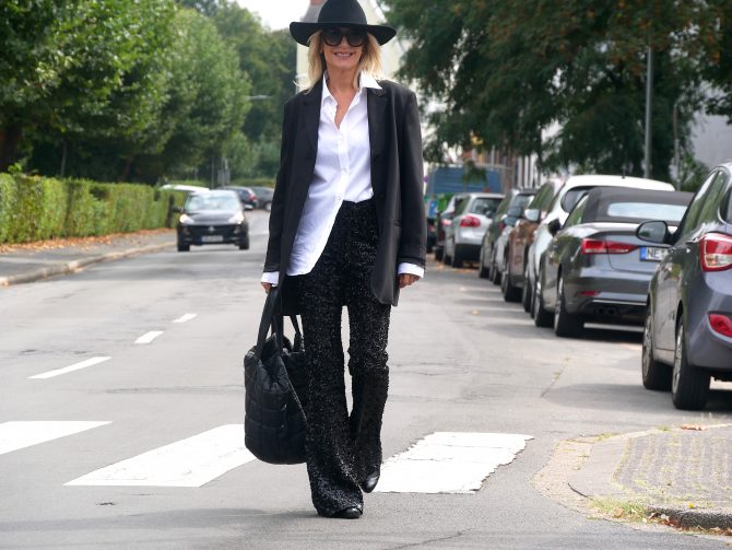 charismalook-schwarz-weiss-mode-beauty-pailletten-hemd-cowboy-hut-trend