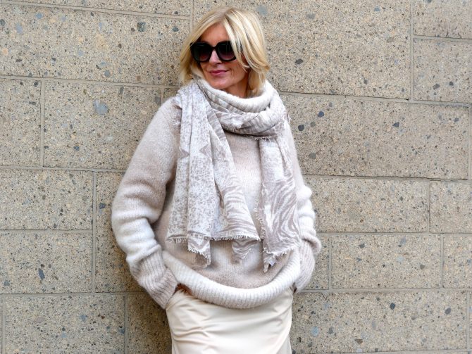 charismalook-strick-schal-beige-look-rock-pullover