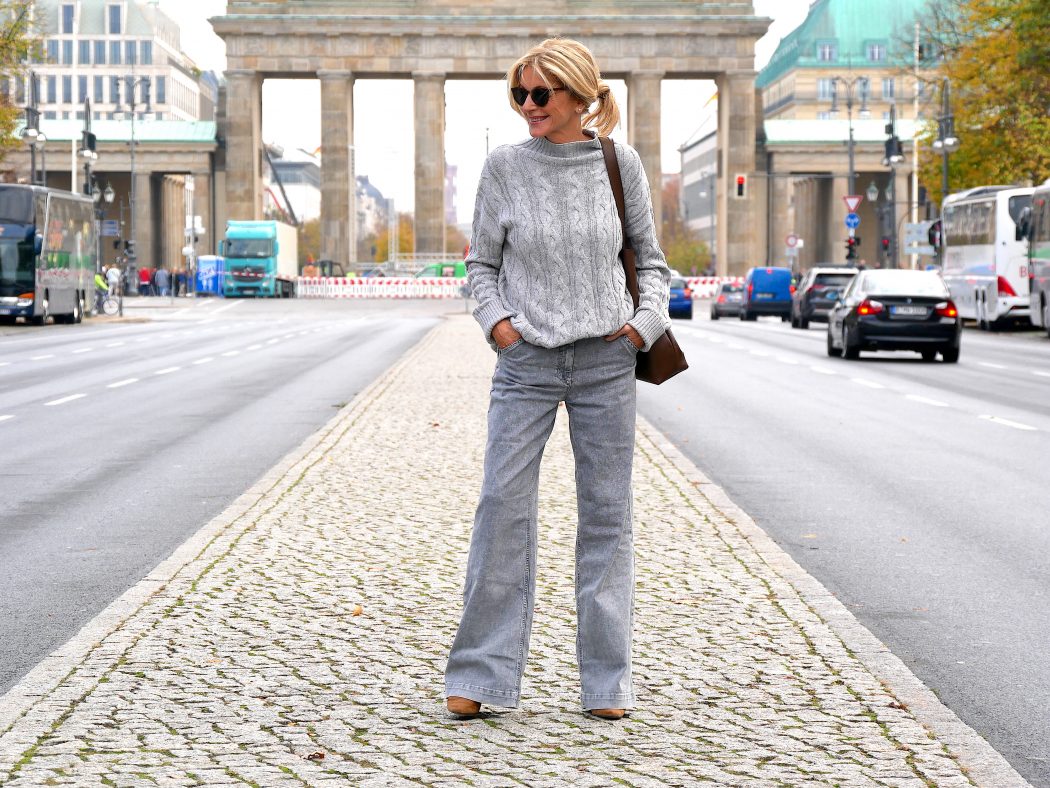 charismalook-strick-schal-mode-beauty-pullover-grau-jeans