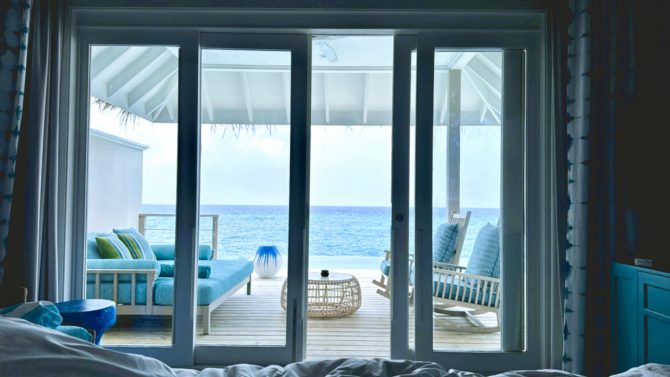 charismalook-finolhu-reisen-travel-wasser-sommer-blau